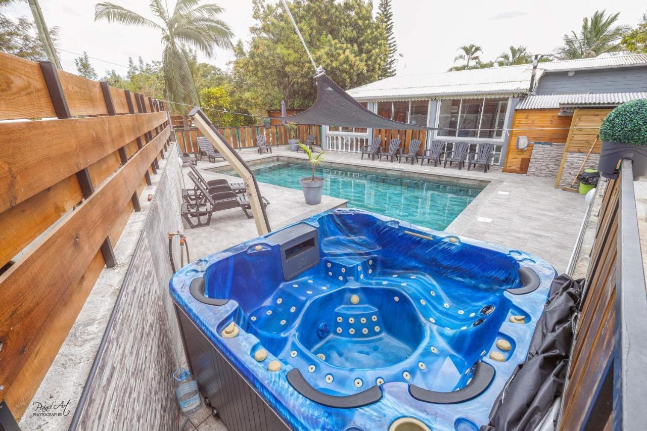 L'Avocat 1 Avec Piscine Chauffee Et Jacuzzi A Partager Villa Le Tampon Kültér fotó